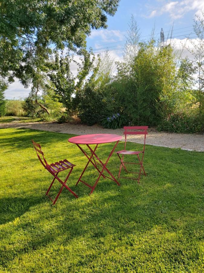Bed and Breakfast Les Marguerites Champdolent Zewnętrze zdjęcie